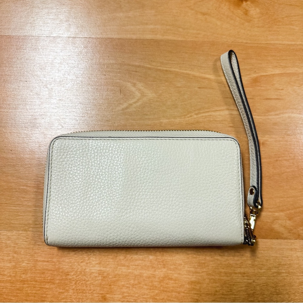 Michael Kors White Fulton Pebbled Leather Wristlet Wallet - Picture 4 of 5
